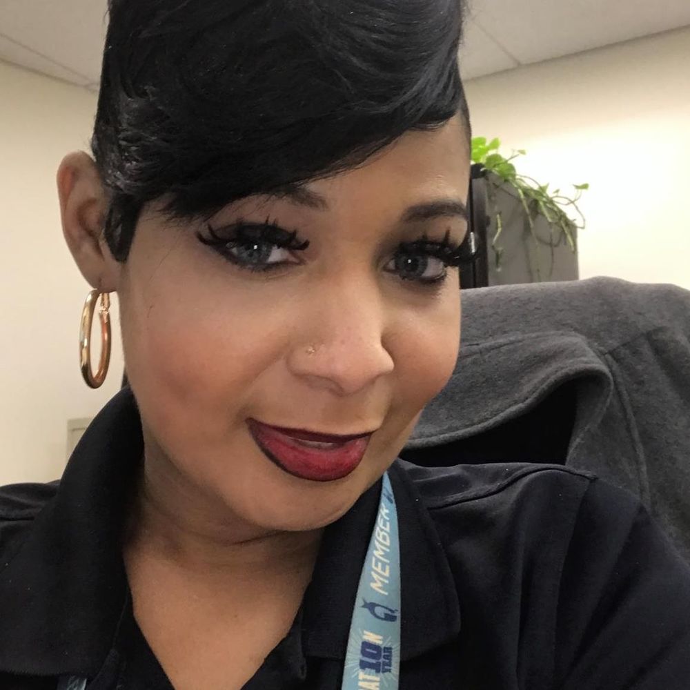 Meet your Posher, Rolisha